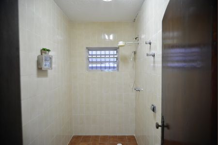Casa para alugar com 243m², 6 quartos e 4 vagasBanheiro Social