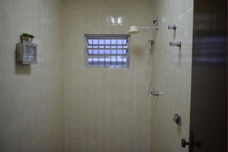 Casa para alugar com 243m², 6 quartos e 4 vagasBanheiro Social