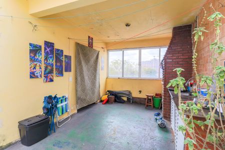 Casa à venda com 250m², 1 quarto e 1 vaga Casa à venda com 250m², 1 quarto e 1 vagaChurrasqueira/Quintal