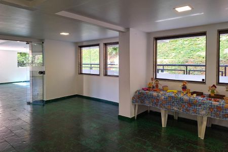 Apartamento à venda com 92m², 2 quartos e 1 vaga Apartamento à venda com 92m², 2 quartos e 1 vagaÁrea comum