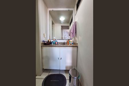 Apartamento à venda com 92m², 2 quartos e 1 vaga Apartamento à venda com 92m², 2 quartos e 1 vagaBanheiro
