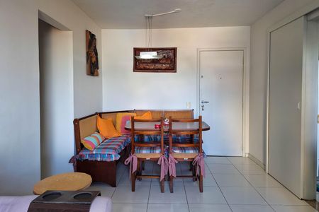 Apartamento à venda com 92m², 2 quartos e 1 vaga Apartamento à venda com 92m², 2 quartos e 1 vagaSala