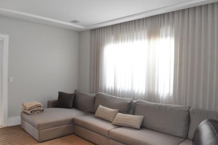 Casa para alugar com 590m², 5 quartos e 6 vagasSala 2