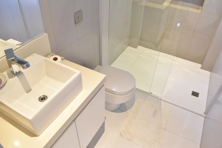 Casa para alugar com 590m², 5 quartos e 6 vagasBanheiro da Suíte 4