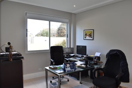 Casa para alugar com 590m², 5 quartos e 6 vagasSuíte 4