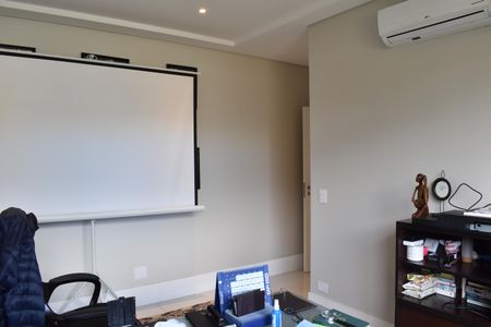 Casa para alugar com 590m², 5 quartos e 6 vagasSuíte 4