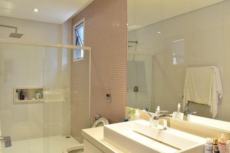 Casa para alugar com 590m², 5 quartos e 6 vagasBanheiro da Suíte 3