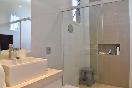 Casa para alugar com 590m², 5 quartos e 6 vagasBanheiro da Suíte 2