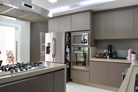 Casa para alugar com 590m², 5 quartos e 6 vagasCozinha