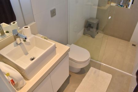 Casa para alugar com 590m², 5 quartos e 6 vagasBanheiro da Suíte 2