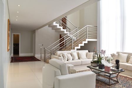 Casa para alugar com 590m², 5 quartos e 6 vagasSala