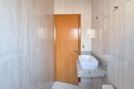 Casa à venda com 156m², 3 quartos e 2 vagasBanheiro da Suíte 1