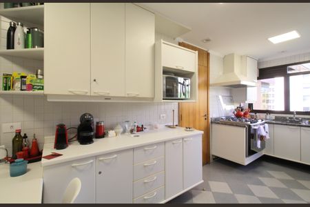 Apartamento à venda com 200m², 4 quartos e 4 vagasCozinha