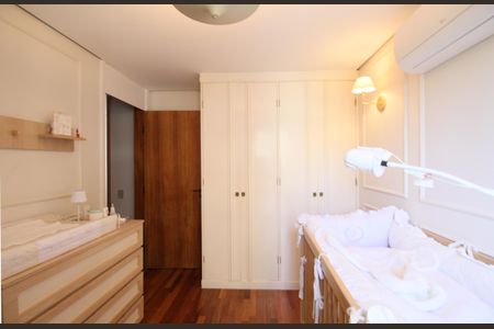 Apartamento à venda com 200m², 4 quartos e 4 vagasQuarto 1