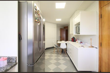 Apartamento à venda com 200m², 4 quartos e 4 vagasCozinha