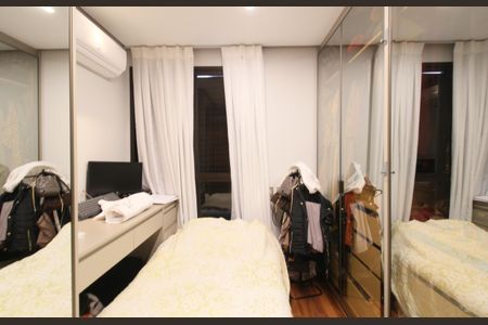 Apartamento à venda com 200m², 4 quartos e 4 vagasQuarto 2