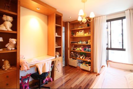 Apartamento à venda com 200m², 4 quartos e 4 vagasSuíte 1