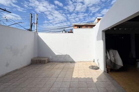 Casa para alugar com 165m², 3 quartos e 2 vagas Casa para alugar com 165m², 3 quartos e 2 vagasQuintal