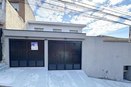 Casa para alugar com 165m², 3 quartos e 2 vagas Casa para alugar com 165m², 3 quartos e 2 vagasFachada
