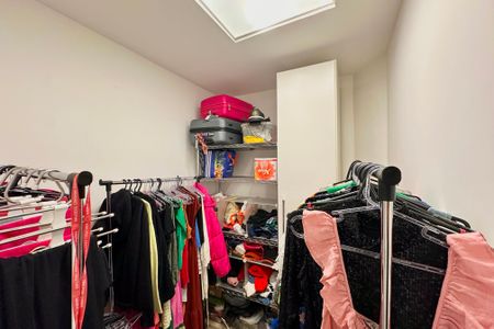 Apartamento à venda com 107m², 3 quartos e 1 vagaCloset da suíte 2