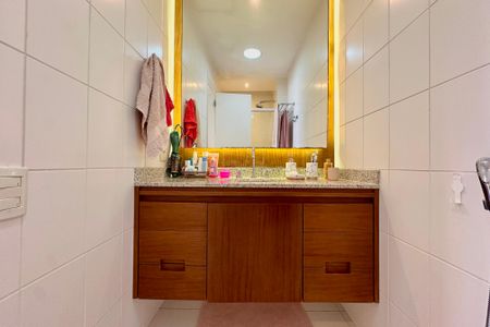 Apartamento à venda com 107m², 3 quartos e 1 vagaBanheiro Social