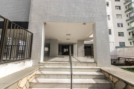 Fachada de apartamento para alugar com 3 quartos, 156m² em Costa Azul, Salvador