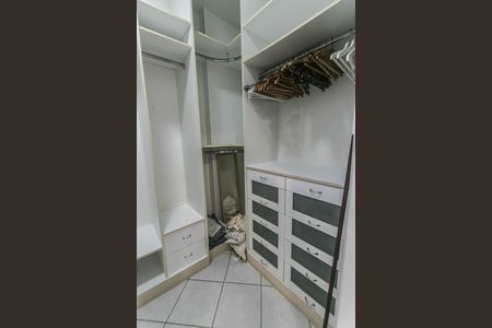 Apartamento para alugar com 156m², 3 quartos e 3 vagasCloset da suíte