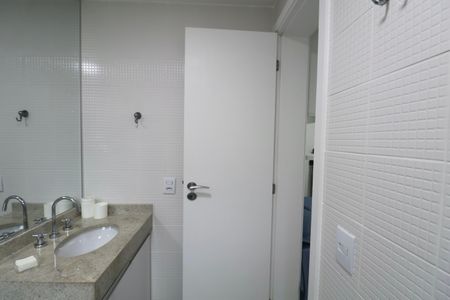 Apartamento para alugar com 158m², 3 quartos e 2 vagas Apartamento para alugar com 158m², 3 quartos e 2 vagasBanheiro da Suíte 1