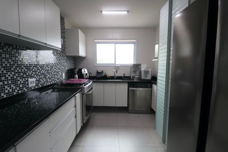 Apartamento para alugar com 158m², 3 quartos e 2 vagas Apartamento para alugar com 158m², 3 quartos e 2 vagasCozinha