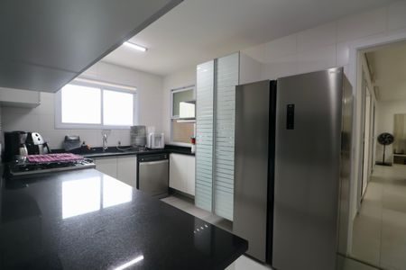 Apartamento para alugar com 158m², 3 quartos e 2 vagas Apartamento para alugar com 158m², 3 quartos e 2 vagasCozinha