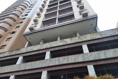 Apartamento para alugar com 108m², 3 quartos e 1 vaga Apartamento para alugar com 108m², 3 quartos e 1 vagaFachada