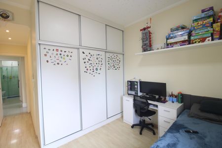 Apartamento à venda com 140m², 4 quartos e 6 vagasQuarto 2