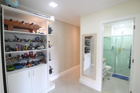 Apartamento à venda com 140m², 4 quartos e 6 vagasCorredor