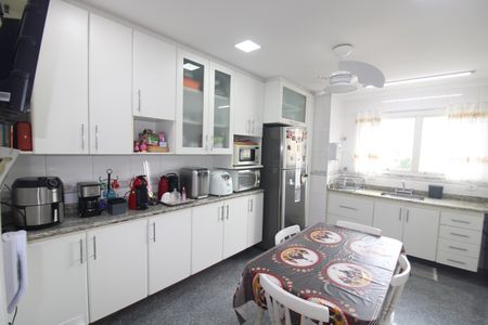 Apartamento à venda com 140m², 4 quartos e 6 vagasCozinha