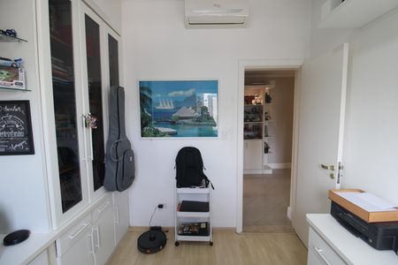 Apartamento à venda com 140m², 4 quartos e 6 vagasQuarto 1