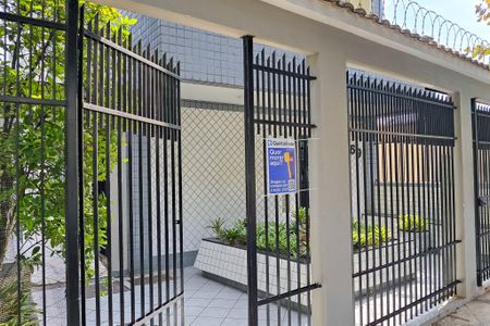 Apartamento à venda com 73m², 2 quartos e 2 vagasFachada + Placa