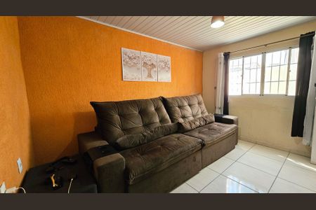 Casa à venda com 130m², 2 quartos e 2 vagasSala
