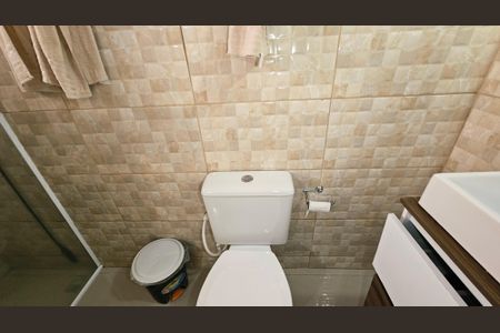 Casa à venda com 130m², 2 quartos e 2 vagasBanheiro da Suíte 