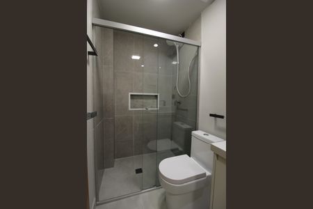 Banheiro de kitnet/studio para alugar com 1 quarto, 15m² em Vila Nova Conceição, São Paulo