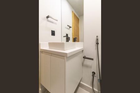 Banheiro de apartamento para alugar com 1 quarto, 15m² em Vila Nova Conceição, São Paulo