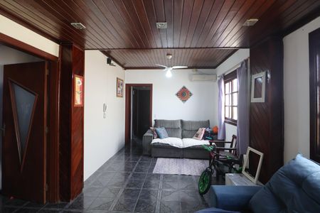 Casa à venda com 173m², 6 quartos e 3 vagasSala 1