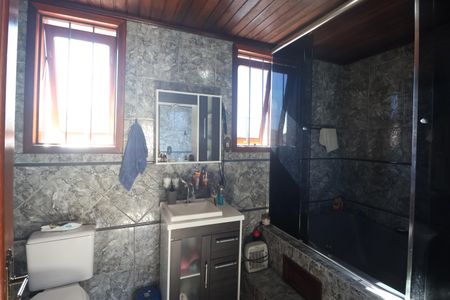 Casa à venda com 173m², 6 quartos e 3 vagasBanheiro da Suíte