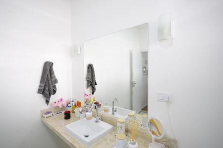 Casa à venda com 180m², 3 quartos e 1 vagaBanheiro 