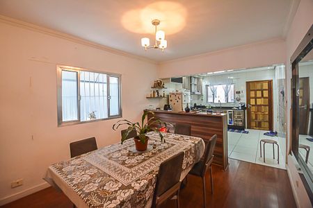 Casa à venda com 125m², 3 quartos e 2 vagas Casa à venda com 125m², 3 quartos e 2 vagasCopa