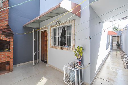 Casa à venda com 125m², 3 quartos e 2 vagas Casa à venda com 125m², 3 quartos e 2 vagasChurrasqueira