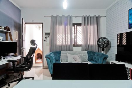 Casa à venda com 118m², 2 quartos e 2 vagasSala