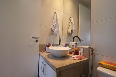 Apartamento à venda com 77m², 3 quartos e 1 vagaBanheiro Social