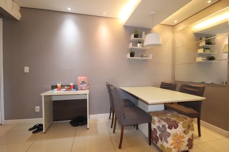 Sala de apartamento à venda com 3 quartos, 77m² em Campestre, Santo André