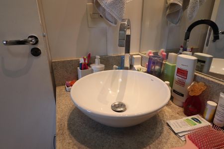 Apartamento à venda com 77m², 3 quartos e 1 vagaBanheiro Social