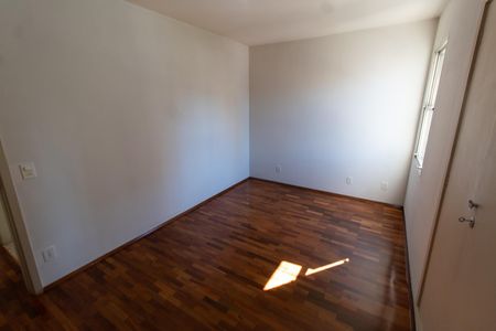 Quarto de apartamento à venda com 1 quarto, 50m² em Vila Itapura, Campinas